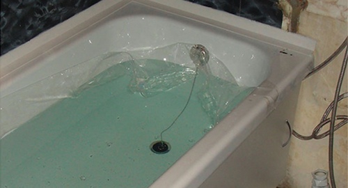 Установкой акрилового вкладыша | Шувое